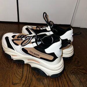 Steve Madden Possession Black Tan Chunky Sneakers